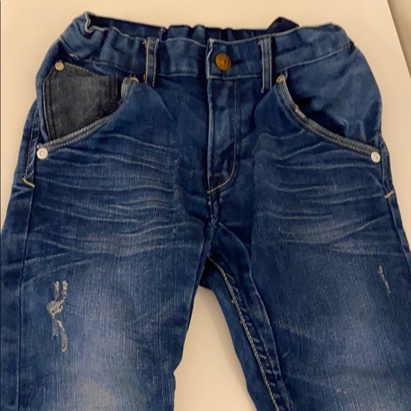 H&M Distressed blue jeans, size 5-6 YR - Picture 3 of 8